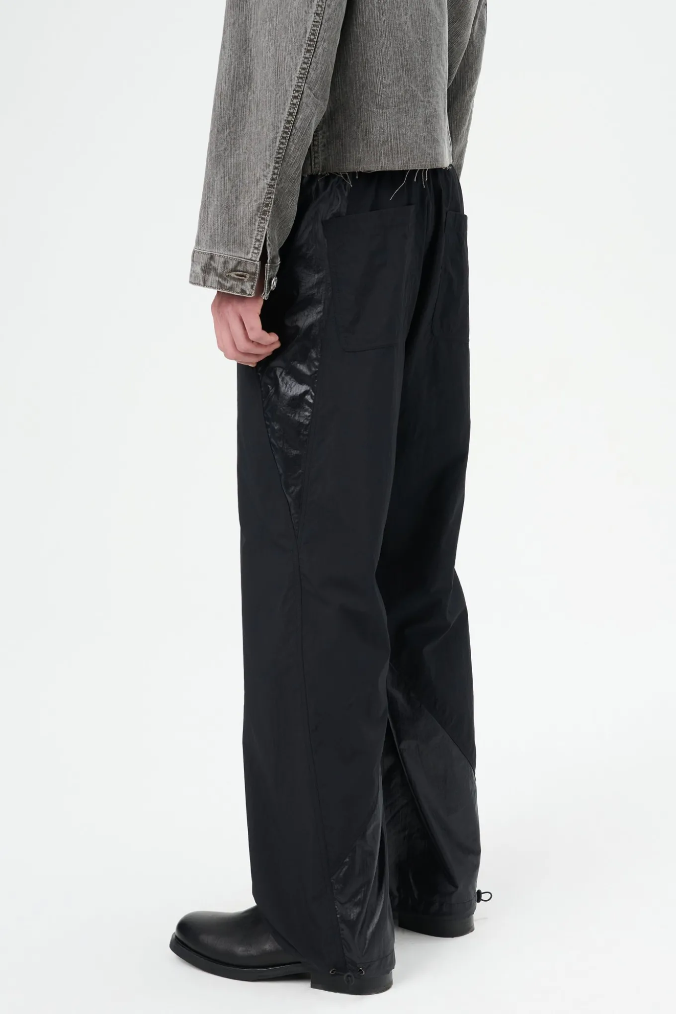 Deep Black Ruff Nylon