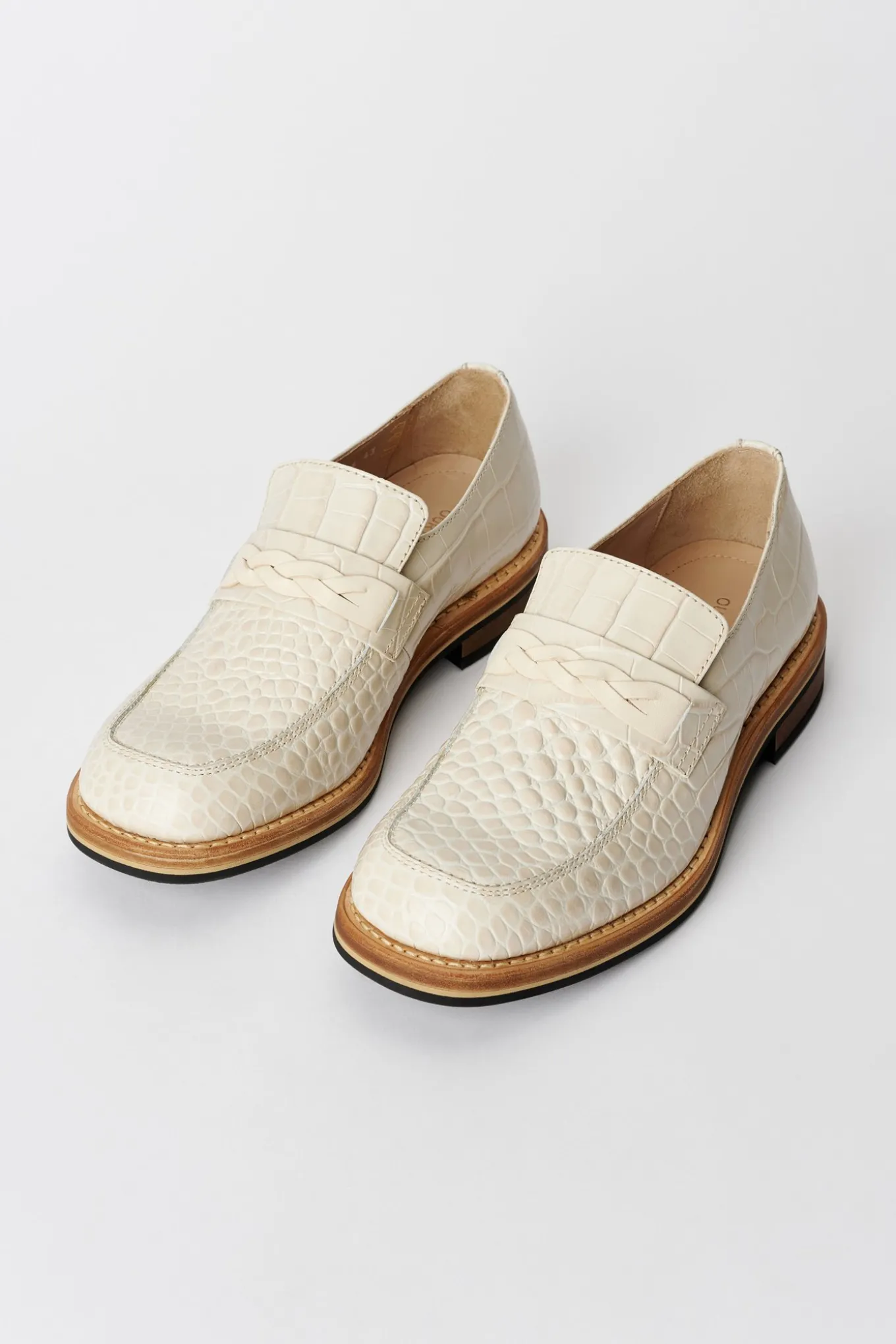 Vanilla Croc Bull Hide
