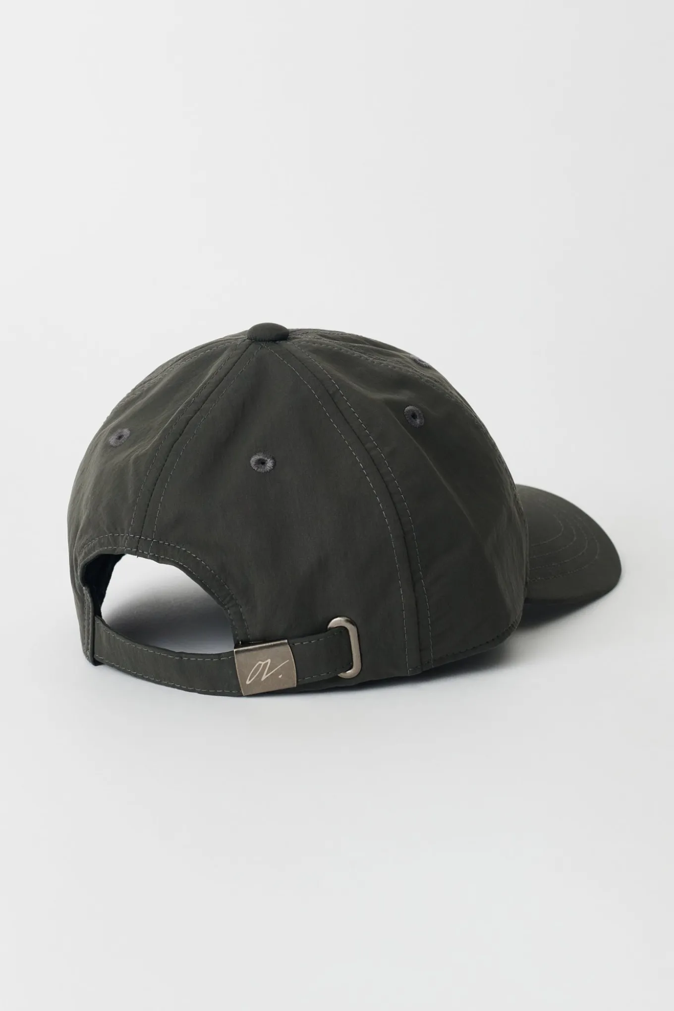 Vapor Charcoal Peached Nylon