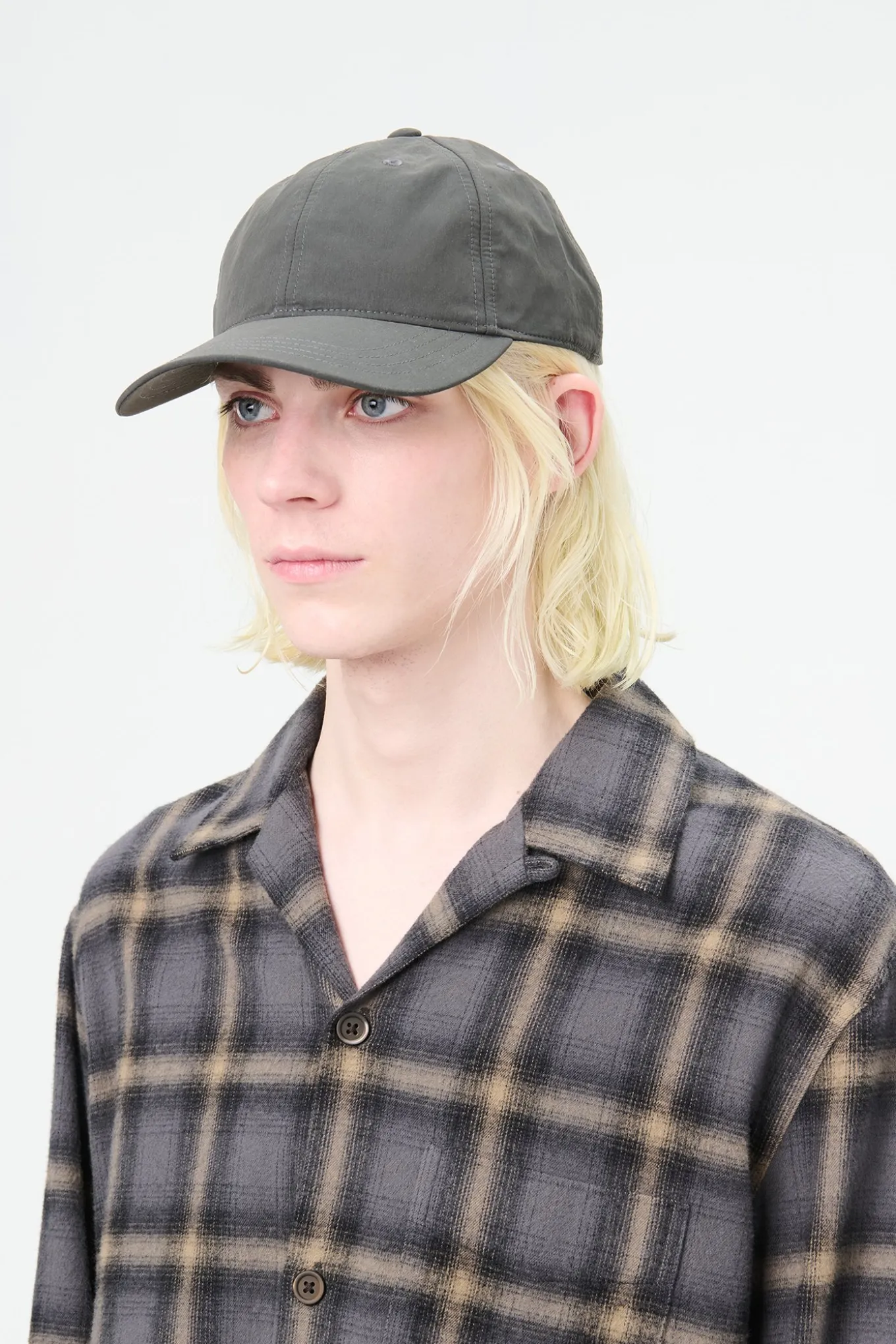 Vapor Charcoal Peached Nylon